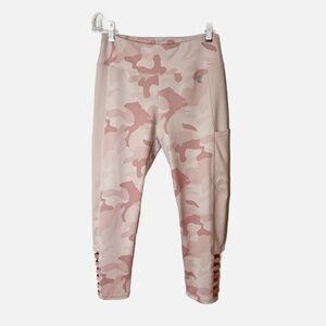 Hollister Cali Sport Women's Leggings Size Small Pink Camo Print Cropped Pocket